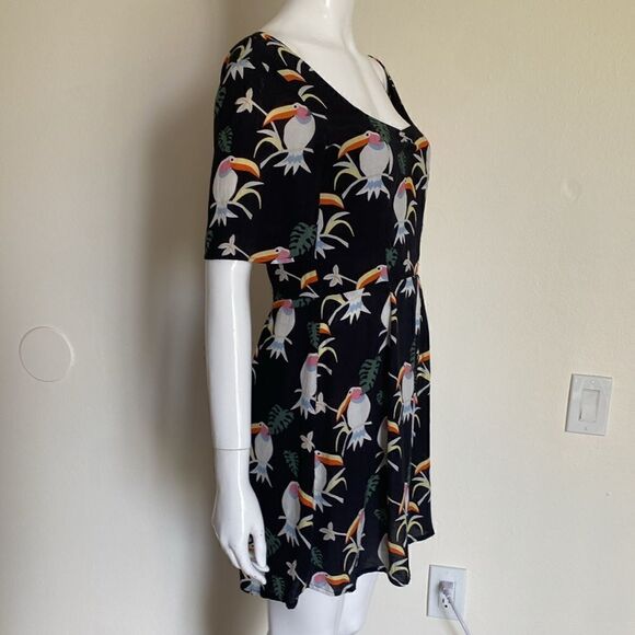 & Other Stories Black Toucan Tropical Mini Dress Size 6 - Picture 5 of 16